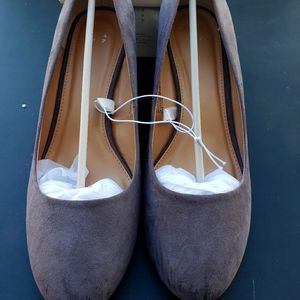 a new day size 11 Wide Gray Wedge Heels "Dot"